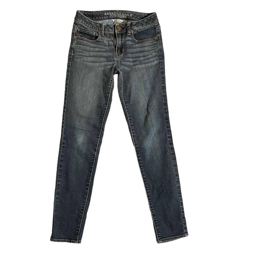 American Eagle Womens Mid Rise Super Skinny 4 Long Jeans Whiskered Front